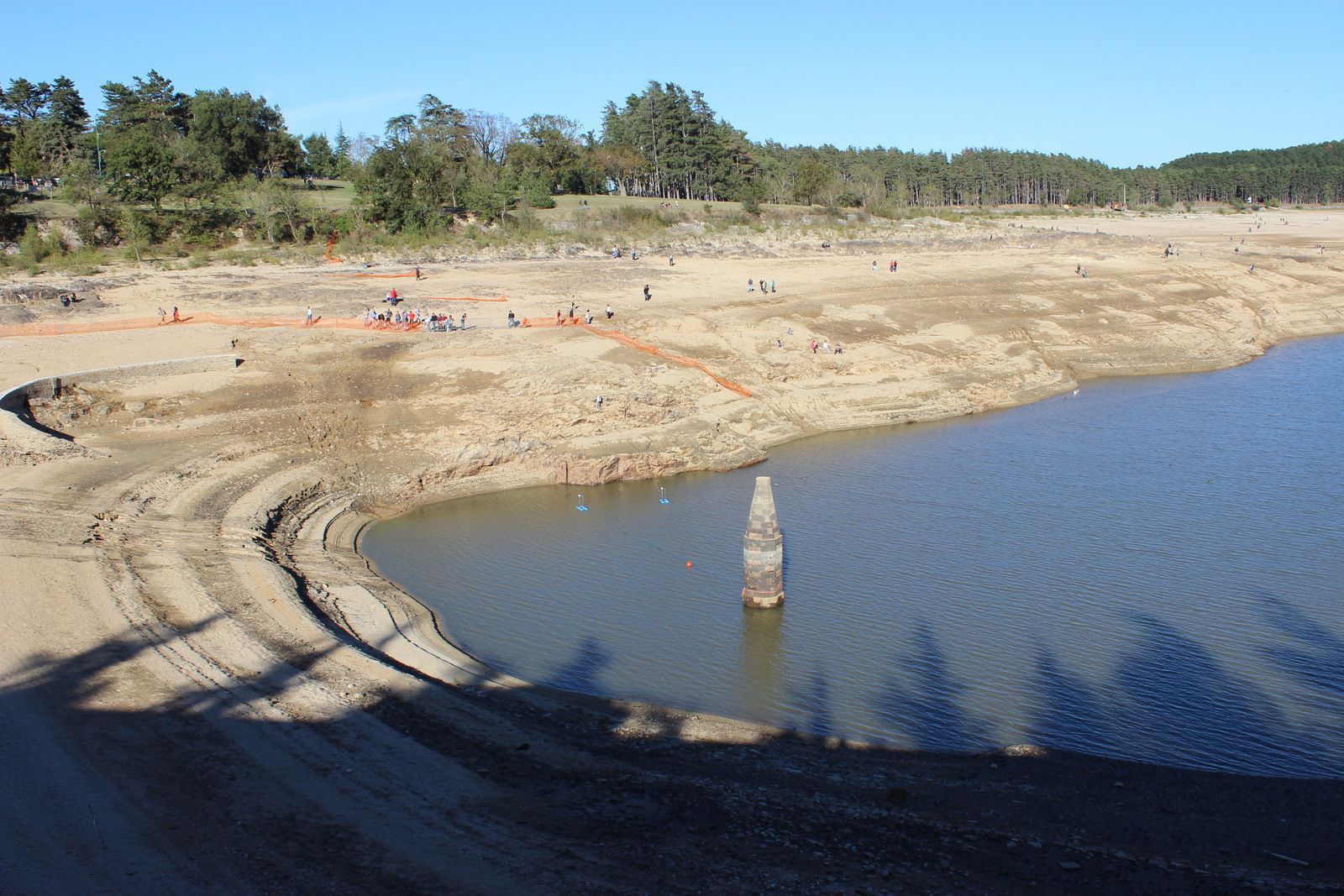 Le lac de Saint Ferreol vidé