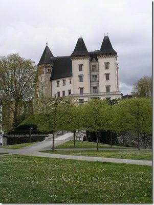 Pau et la cité historique de Lescar