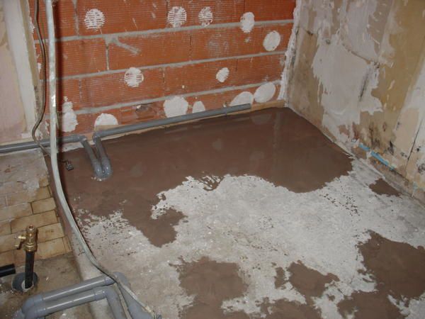 Ragréage de la salle de bain (1/2)